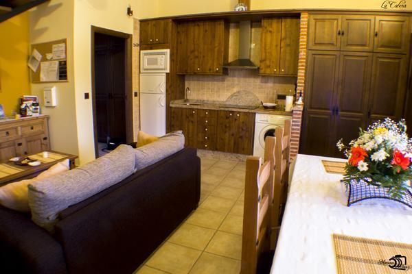 Apartamentos Rurales El Calama Zarza De Granadilla Eksteriør billede
